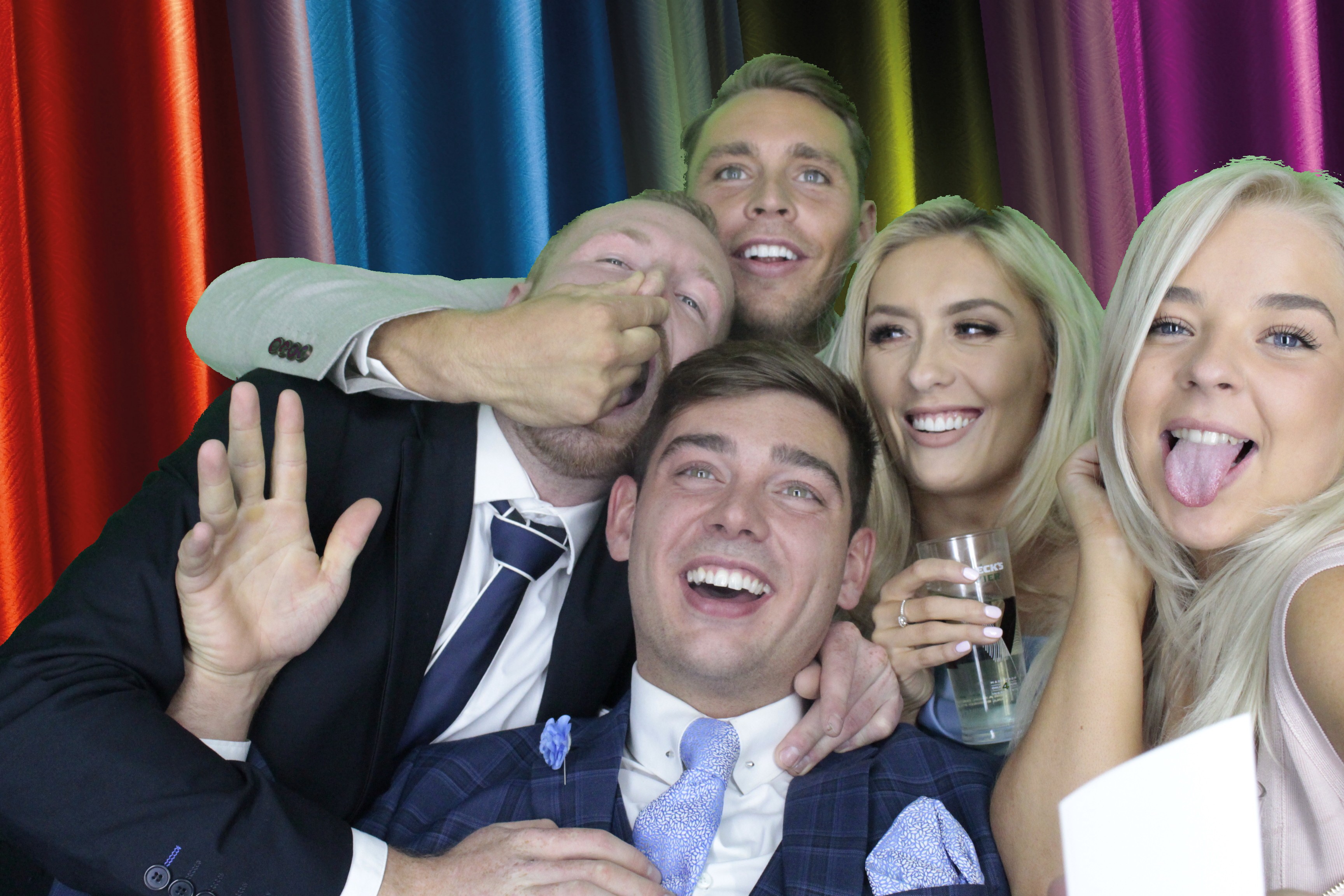 Mr & Mrs Hillier | View more photos from the event at gallery.myphotoboothexperience.co.uk/u/MyPhotoBoothExperienceLtd/Mr-Mrs-Hillier